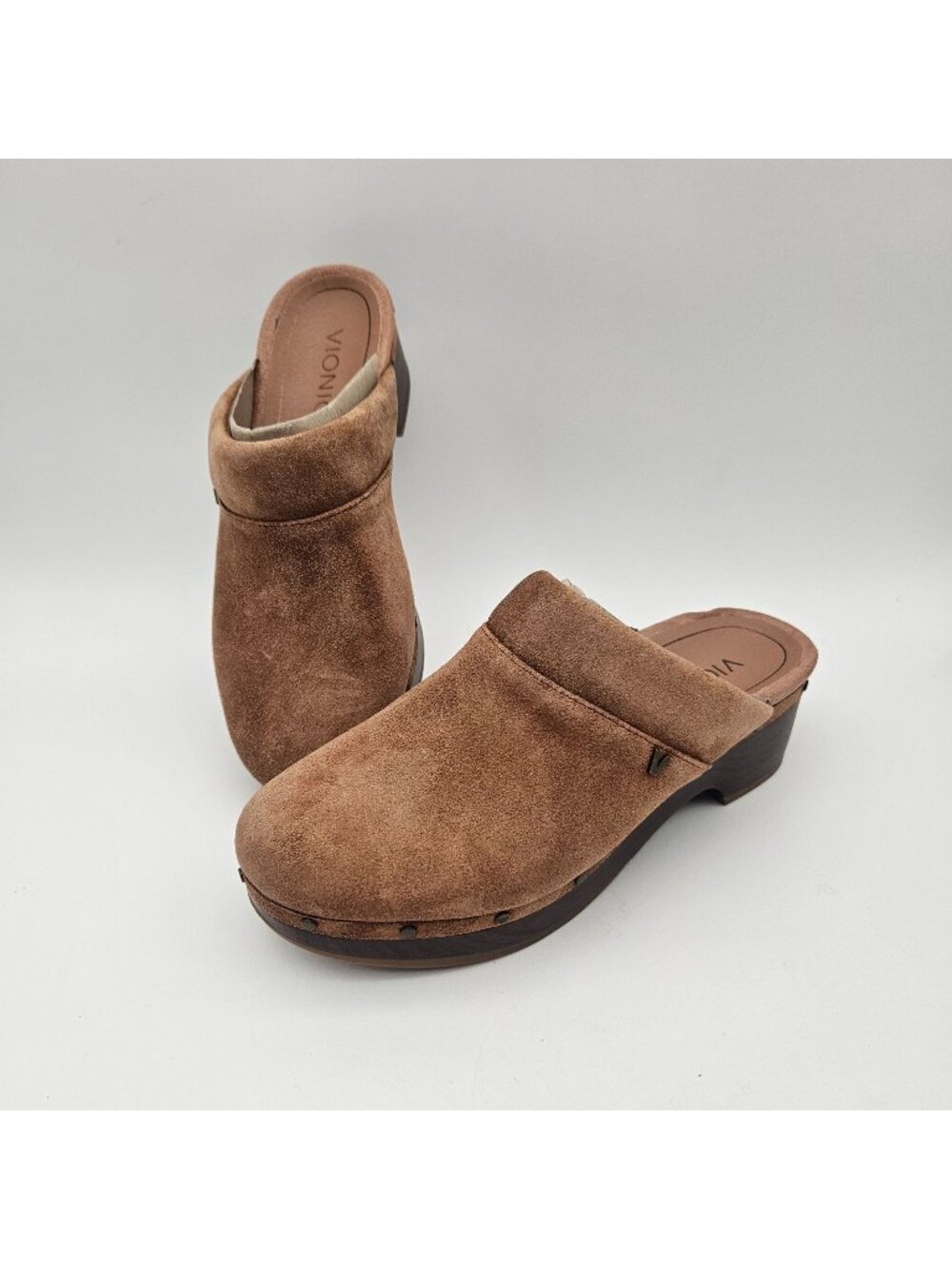 Vionic Kacie Tan Brown Suede Clogs Mules Slip On Womens Sz 6 NEW